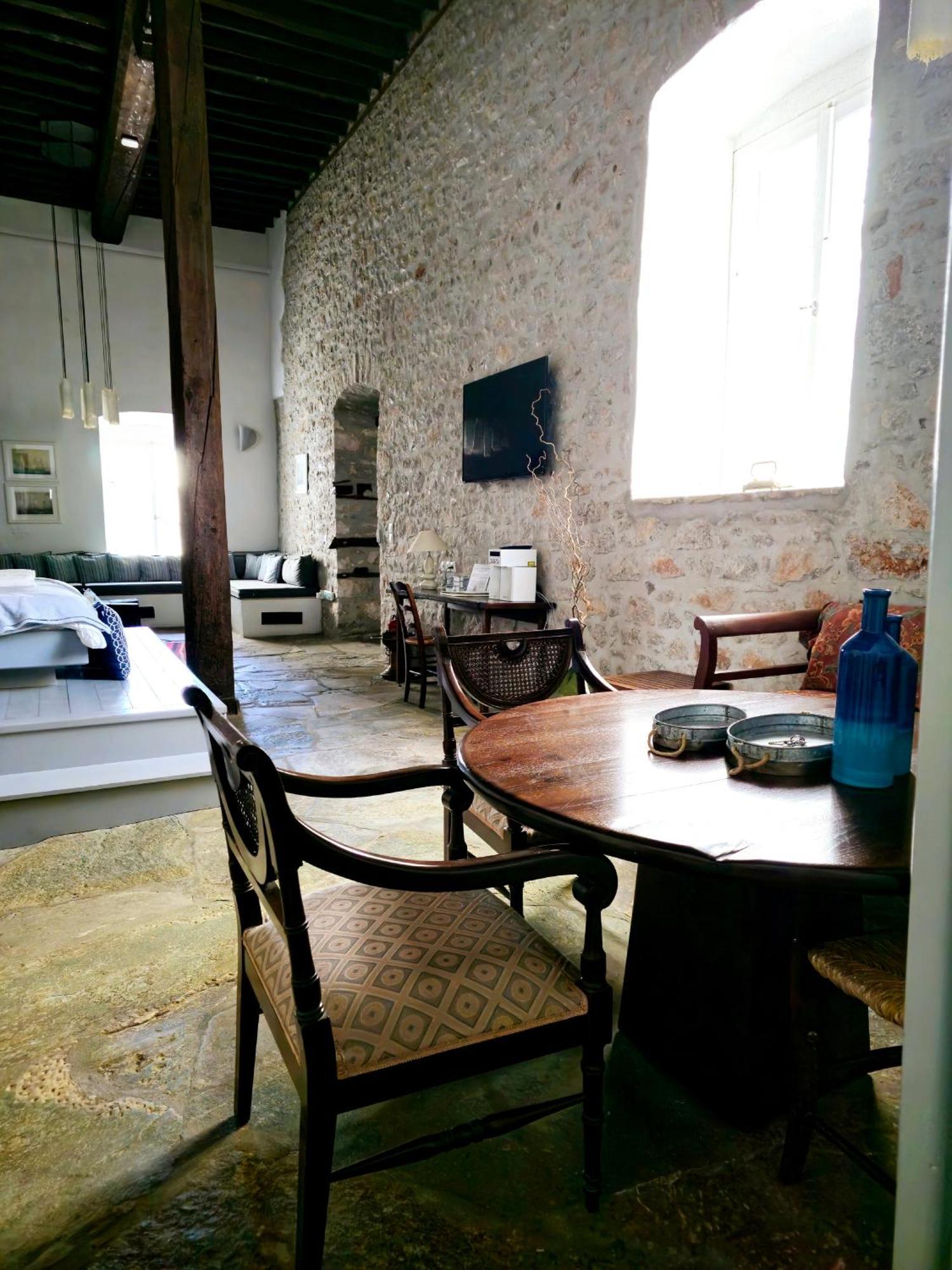 הוילה Keresbino Hydra Manor House מראה חיצוני תמונה